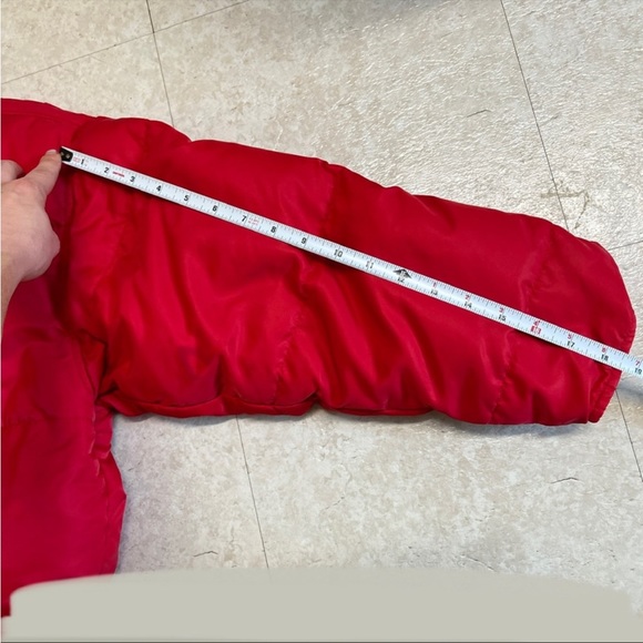 Red insulated winter jacket, fleece lined pockets, wind proof sleeves, pockets - Picture 5 of 14